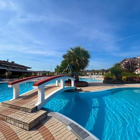 Perla Apartment - 3 Piscine E Un Bar - Desenzano Desenzano del Garda Exterior foto